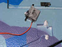 servo.jpg (76494 bytes)